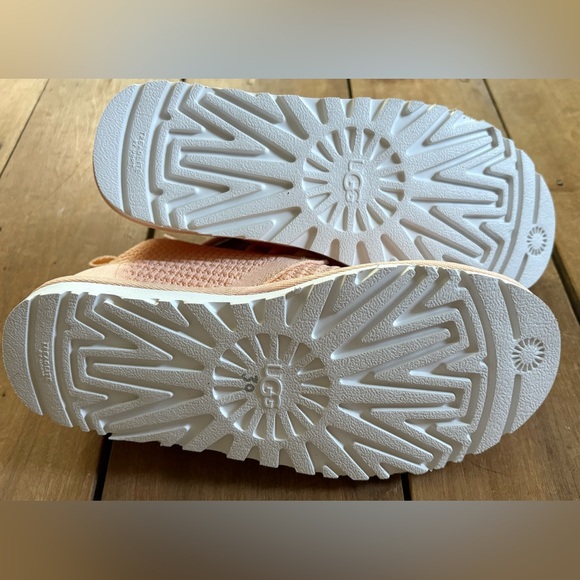 UGG Neumel Breeze Knit Shoe Size 7 NWOT - Picture 6 of 8